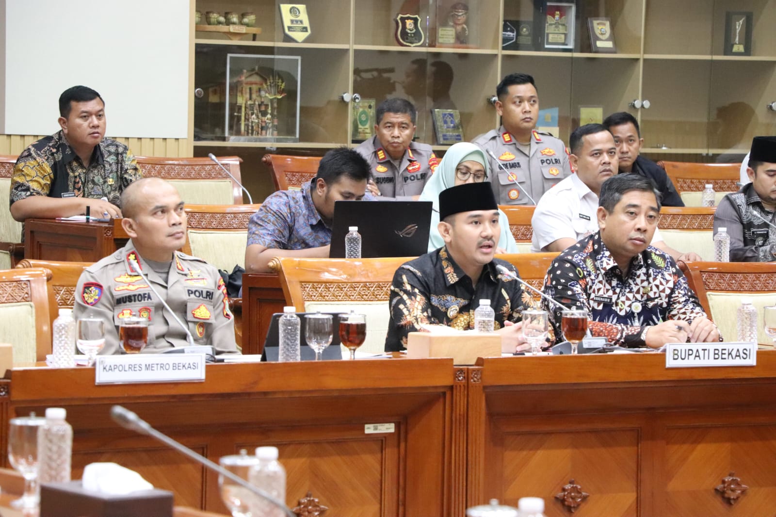Bupati Bekasi Bersama Komisi III DPR RI Bahas Solusi Penataan Musala di Perumahan Vasana
