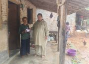 Pemdes dan BPBD Tinjau Rumah Warga Rusak Pasca Angin dan Hujan di Desa Sumbon Kroya