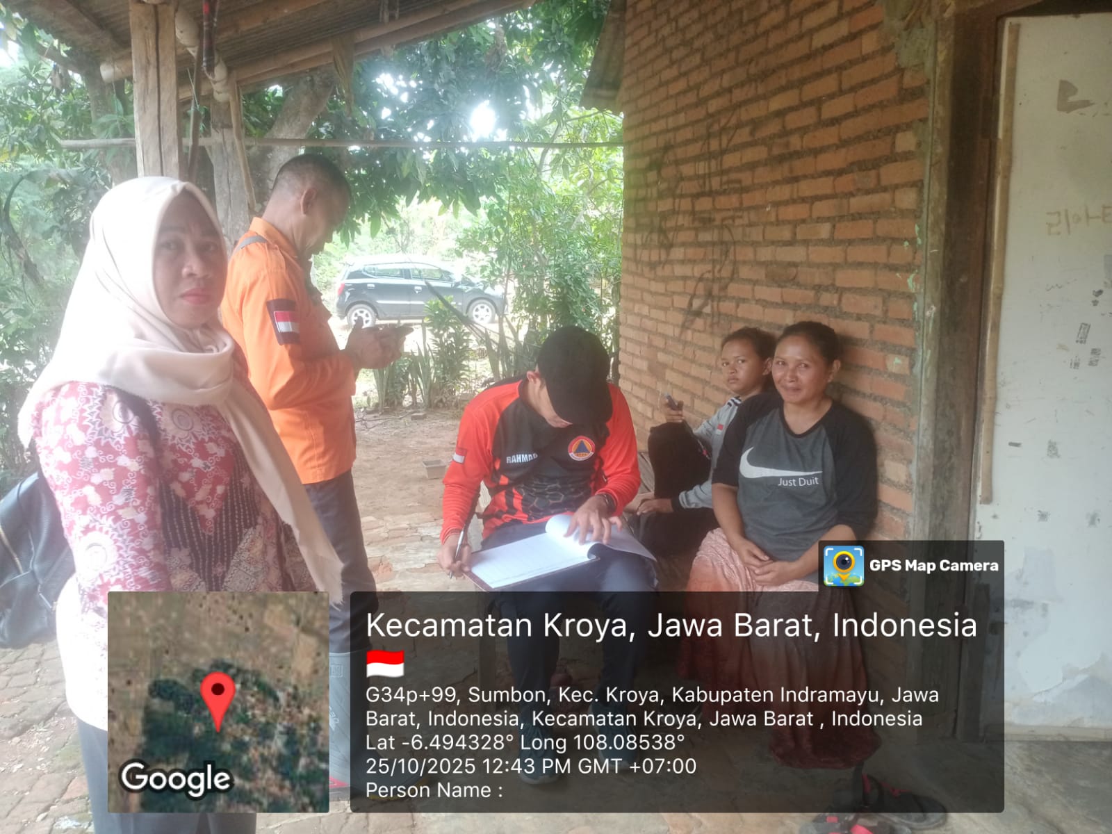 Pemdes dan BPBD Tinjau Rumah Warga Rusak Pasca Angin dan Hujan di Desa Sumbon Kroya