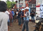 Ratusan Warga Desa Manggungan Gelar Aksi Demo di Kantor Desa, Tuntut Transparansi Pengelolaan Dana Desa