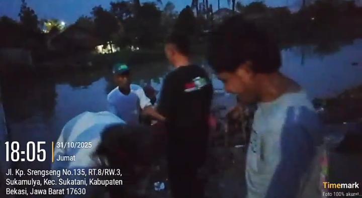 Saluran Sekunder Tanggul Kali Hilir Jebol Sesudah Normalisasi, Warga Minta Tindakan Cepat