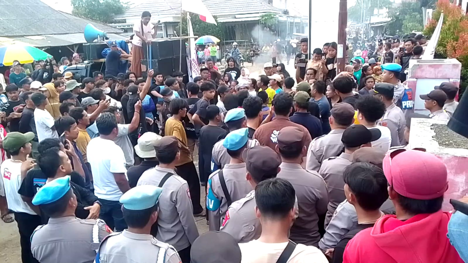 Diduga Gelapkan Dana Desa Rp300 Juta,Warga Sukaslamet Desak Pemakzulan Kuwu Rajudin