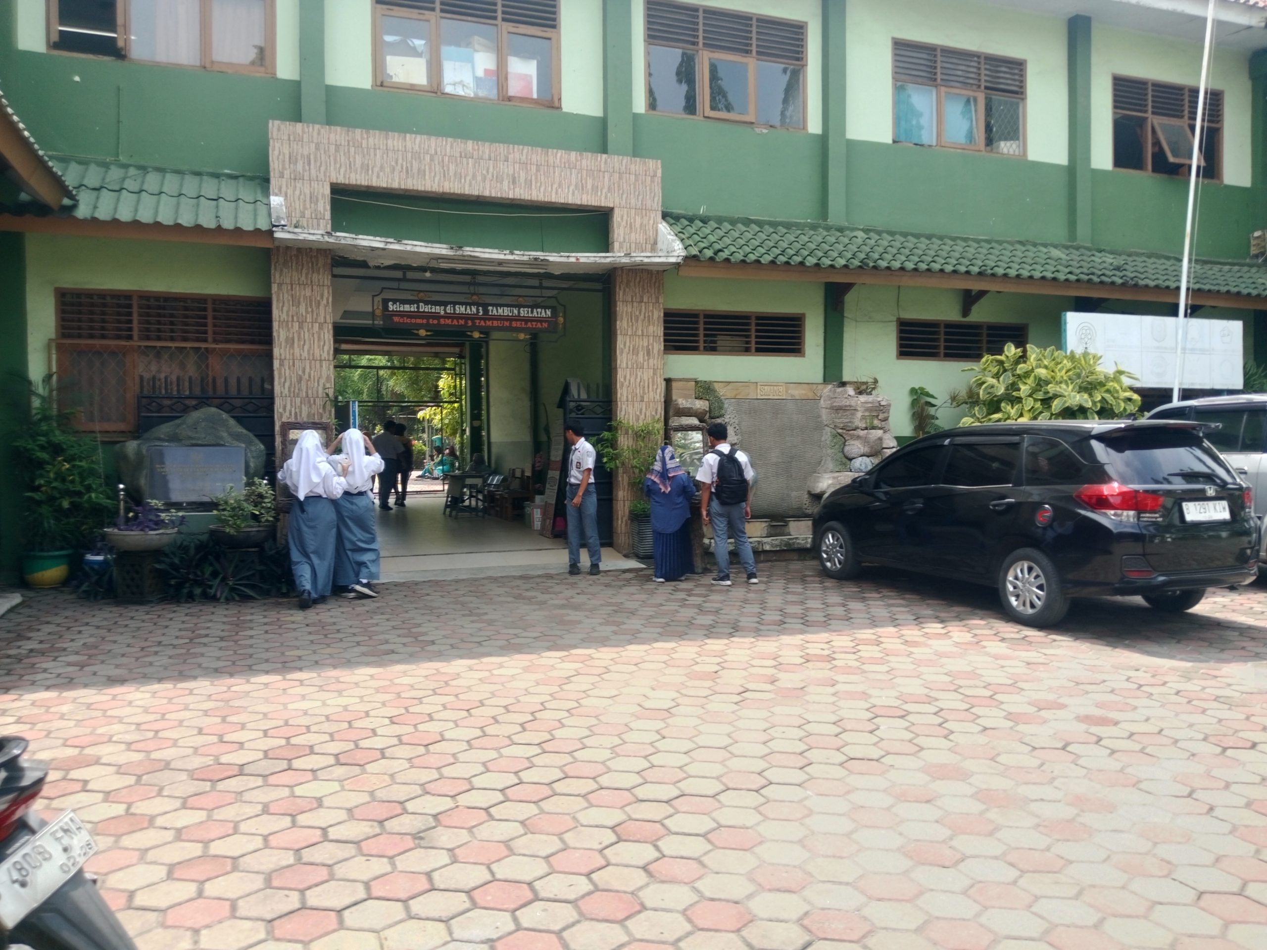 Antara Ada dan Tiada , Dimana? 362 Tablet Bantuan BOS Afirmasi Kinerja Th 2019 SMAN 3 Tambun Selatan