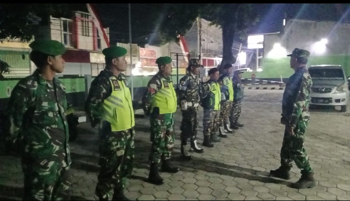 Patroli Bersama di Perbatasan, Babinsa dan Banser Hadirkan Rasa Aman untuk Warga