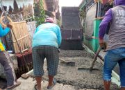 Sutrisno Calon Kuwu Desa Tugu Lelea Cor Jalan Gang Pakai Dana Pribadi, Wujud Ibadah dan Kepedulian untuk Warga