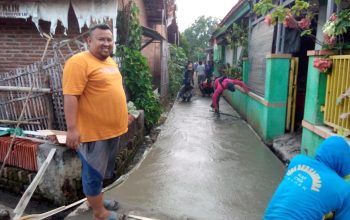 Sutrisno Calon Kuwu Desa Tugu Lelea Cor Jalan Gang Pakai Dana Pribadi, Wujud Ibadah dan Kepedulian untuk Warga Sutrisno Calon Kuwu Desa Tugu Lelea Cor Jalan Gang Pakai Dana Pribadi, Wujud Ibadah dan Kepedulian untuk Warga