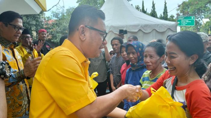 Meriahnya Bazar Tebus Murah Sembako, Hanya Rp 6.100 di Kegiatan HUT ke-61 Golkar