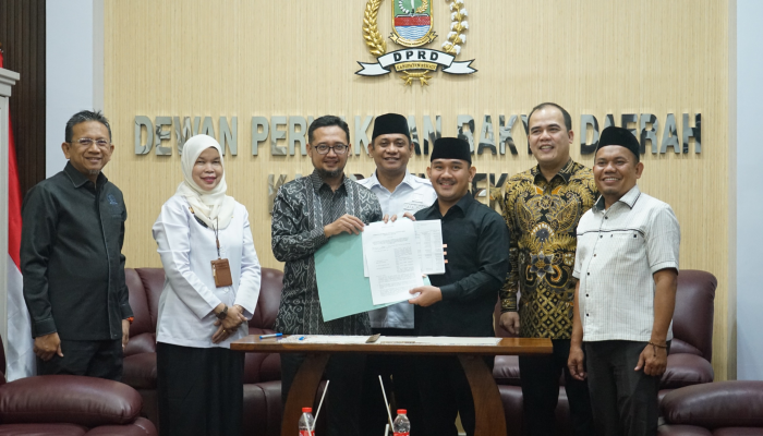 Raperda Perubahan APBD 2025 Kabupaten Bekasi, Bupati dan DPRD Tandatangani Kesepakatan Bersama Hasil Evaluasi Gubernur Jawa Barat