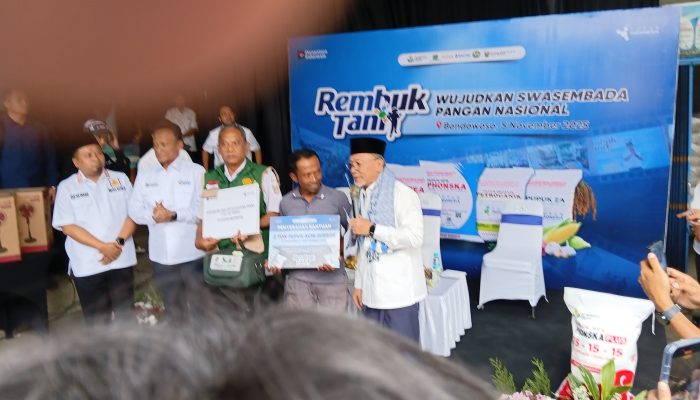 Menteri Koordinator Bidang Pangan Zulkifli Hasan Kunjungi Petani di Bondowoso, Bahas Harga Pupuk Bersubsidi
