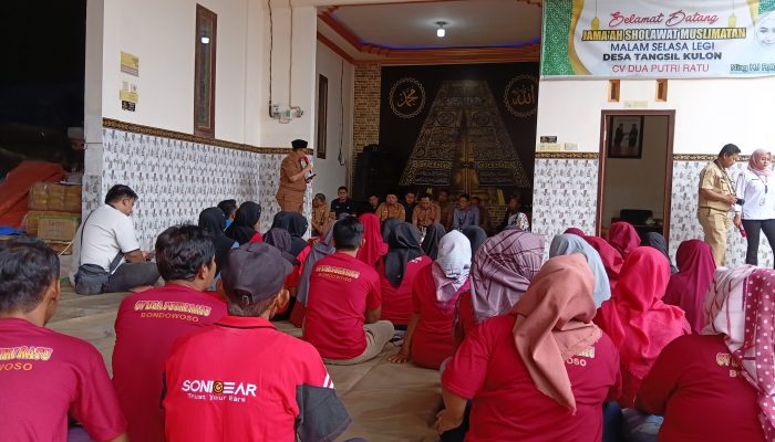 Pemkab Bondowoso Salurkan BLT DBHCHT Tahap II ke 71 Buruh, Termasuk dari Pabrik Rokok Dua Putri Ratu Pemkab Bondowoso Salurkan BLT DBHCHT Tahap II ke 71 Buruh, Termasuk dari Pabrik Rokok Dua Putri Ratu