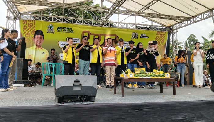 Golkar Solid Bondowoso Berkah: Bupati KH. Abd. Hamid Wahid, Meski Baru 8 Bulan Menjabat, Dinilai Berhasil Jalankan Berbagai Program Golkar Solid Bondowoso Berkah: Bupati KH. Abd. Hamid Wahid, Meski Baru 8 Bulan Menjabat, Dinilai Berhasil Jalankan Berbagai Program