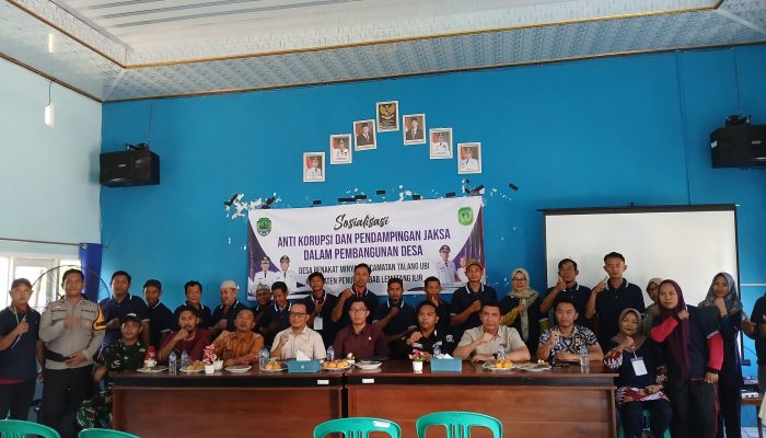 Bhabinkamtibmas Hadiri Sosialisasi Anti Korupsi dan Pendampingan Jaksa di Desa Benakat Minyak