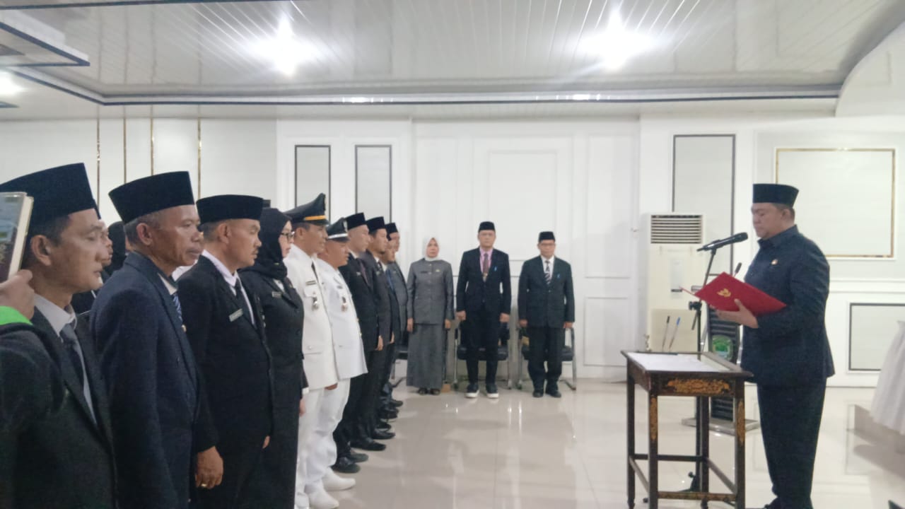 Wabup Iwan Tuaji SH,Lantik 33 Pejabat di Pemkab PALI,  Tekankan Disiplin dan Akuntabilitas.