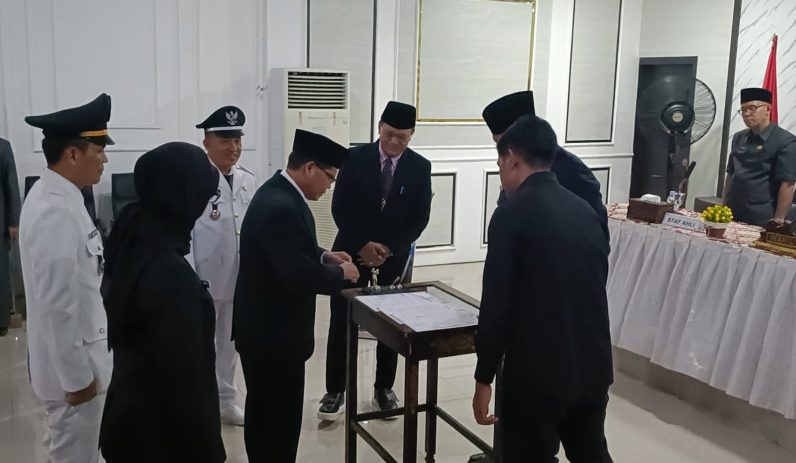 Wabup Iwan Tuaji SH,Lantik 33 Pejabat di Pemkab PALI,  Tekankan Disiplin dan Akuntabilitas.
