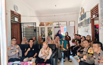 POLSEK PENUKAL UTARA MENYAPA MASYARAKAT DESA TANDING MARGA