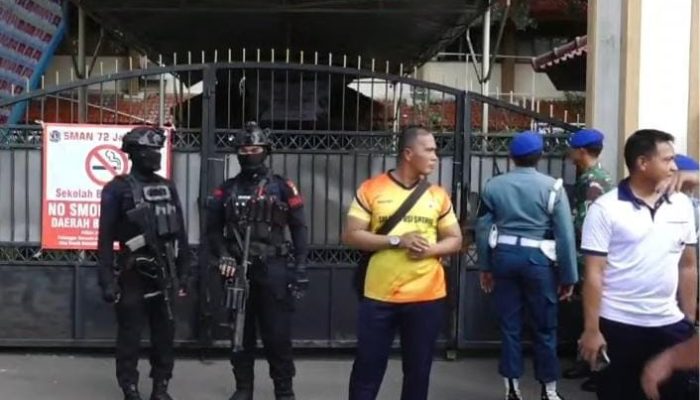 Puluhan Personil Tim Jibom Dikerahkan Selidiki Ledakan di SMAN 72 Jakarta