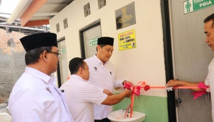 Dukung Kenyamanan Prasarana Sekolah, Baznas Bekasi Bangun Empat Kamar Mandi SDN Telajung 01