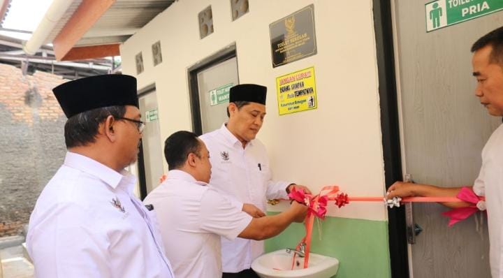 Dukung Kenyamanan Prasarana Sekolah, Baznas Bekasi Bangun Empat Kamar Mandi SDN Telajung 01