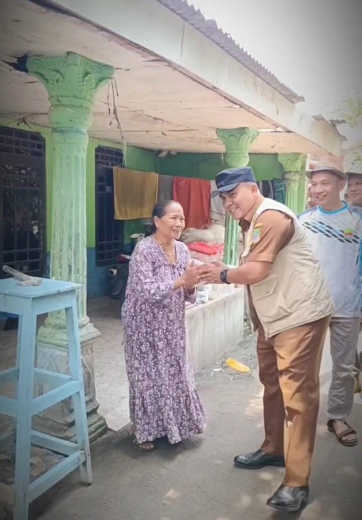 Aris Sadikin Sosok Sekcam Cikarang Timur Dikenal Peduli Terhadap Masyarakat