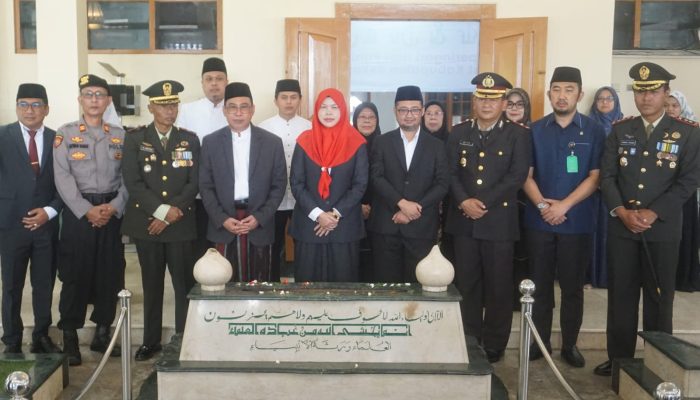 Jelang Peringati Hari Pahlawan, Pemkab Bekasi Ajak Teladani Semangat Juang Sosok KH. Noer Ali