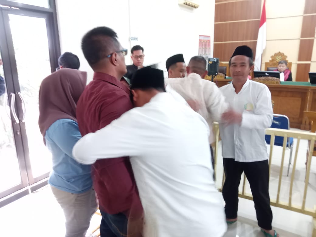 Sidang Kedua Terdakwa Kasus Penganiayaan Membenarkan Keterangan Saksi & Saksi Korban Diakhir Berpelukan