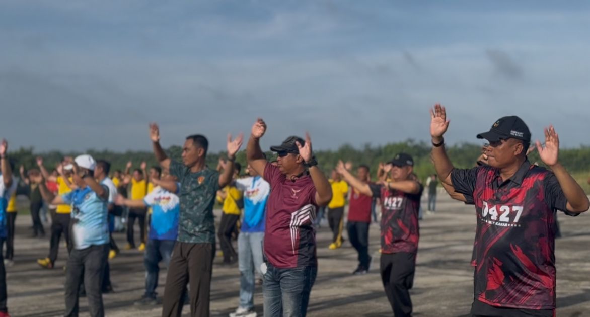 Meriahkan HUT Penerbangan TNI AD Gelar Senam Bersama dan Bazar UMKM