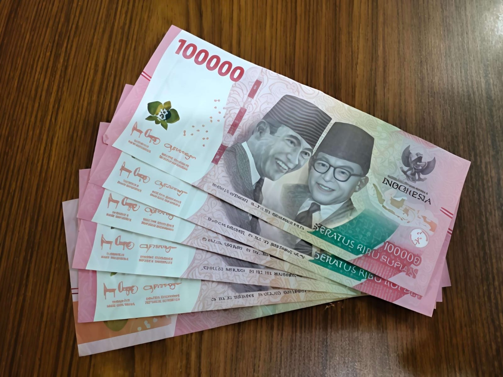 Kebijakan Bonus Akhir Tahun Jadi Kue Manis yang Tak Pernah Tersaji di Meja Sebagian Kelas Pekerja