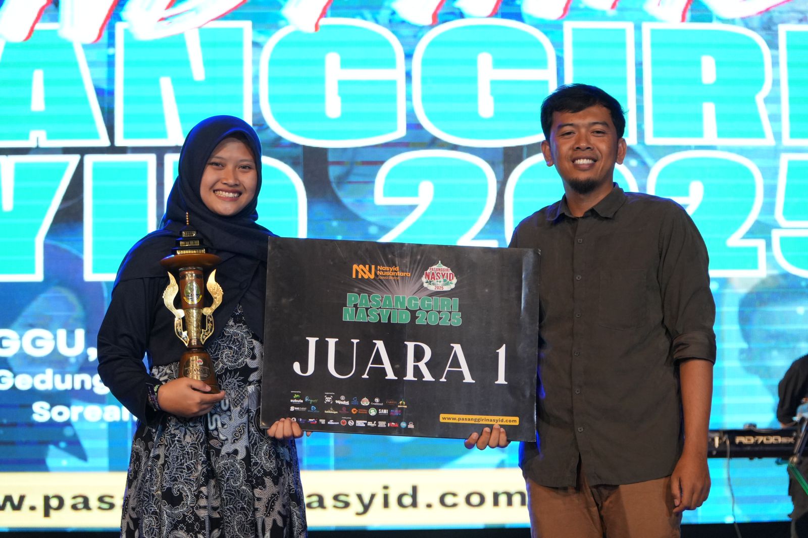 NASYID NUSANTARA JAWA BARAT SUKSES GELAR GRAND FINAL PASANGGIRI NASYID  JAWA BARAT 2025 DAN KONSER PANJI SAKTI BERTAJUK “KONSER DI LANGIR  MALAM”