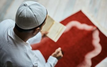 Bolehkah Seorang Istri Mengabaikan Jika Suami Sering Tinggalkan Kewajiban Shalat 5 Waktu