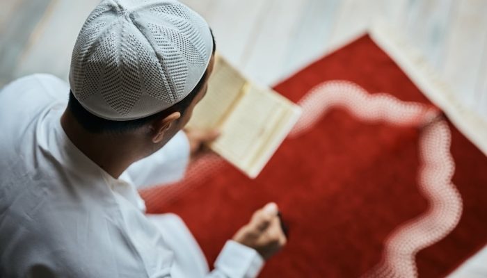Bolehkah Seorang Istri Mengabaikan Jika Suami Sering Tinggalkan Kewajiban Shalat 5 Waktu