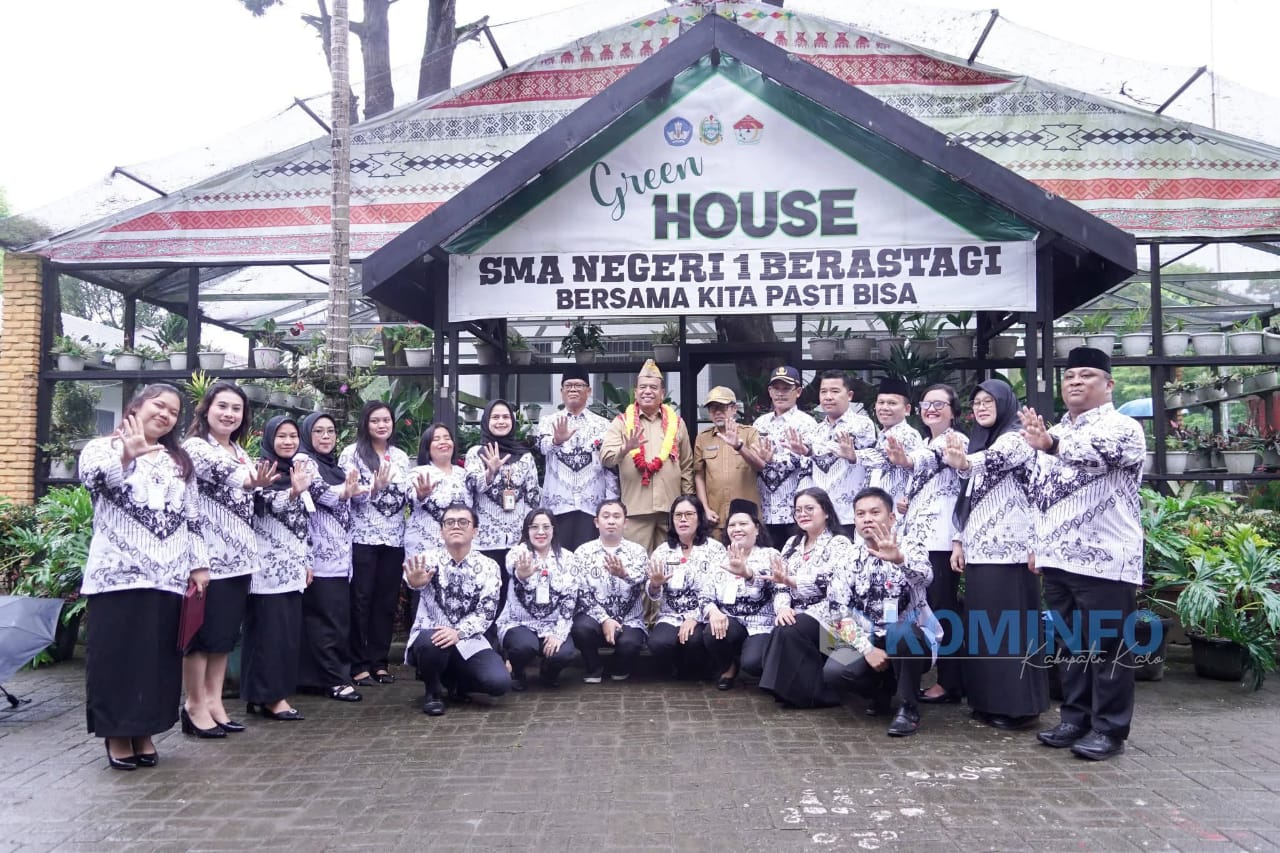 Peringati Hari Guru Nasional 2025 Bupati Karo Tegaskan Tidak Ada Indonesia Kuat Tanpa Guru Hebat