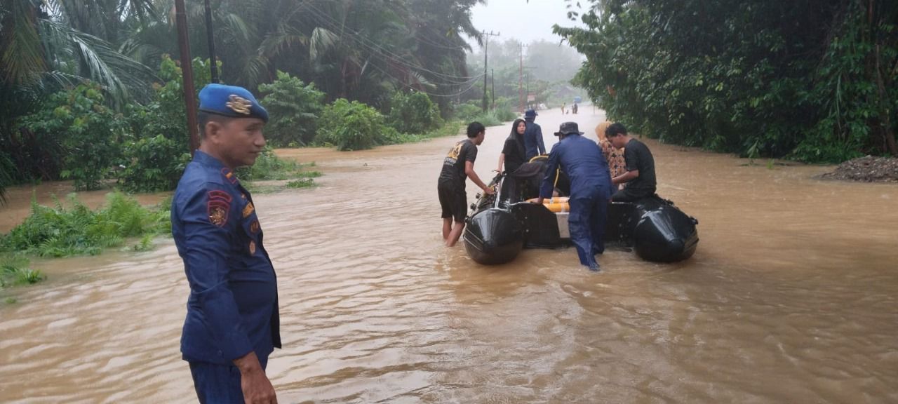 Polda Sumut Kerahkan Kekuatan Penuh Tangani 65 titik Bencana Alam di Delapan Kabupaten/Kota
