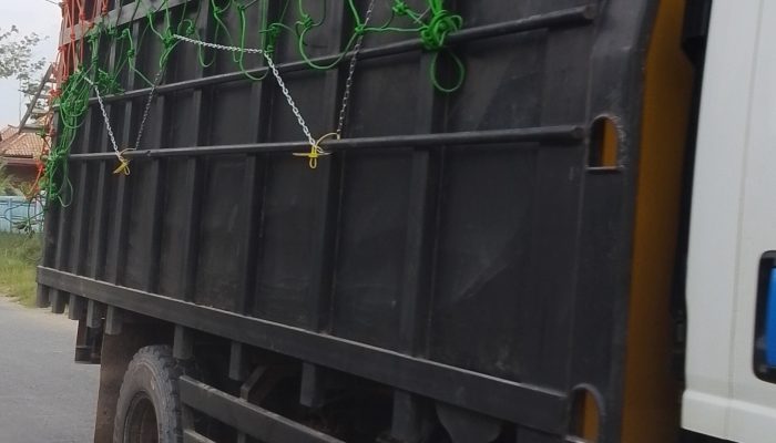 Warga Resah Terkait Mobilisasi Angkutan Buah Kelapa Sawit Diduga Milik PT Aburahmi Yang Melintas di Jalan Umum Desa Air Itam