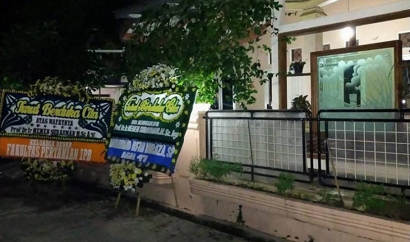 Benarkah Mengirim Karangan Bunga Duka Cita Termasuk Takziah? 