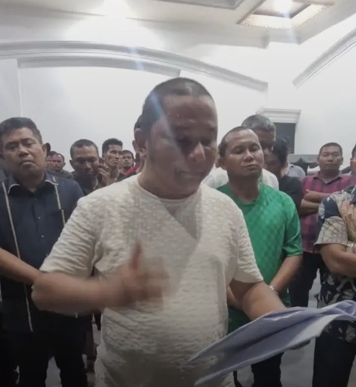 Bakhtiar Ahmad Sibarani Tantang Bupati Tapteng Buka-Bukaan Soal Kantor Bupati Mangkrak