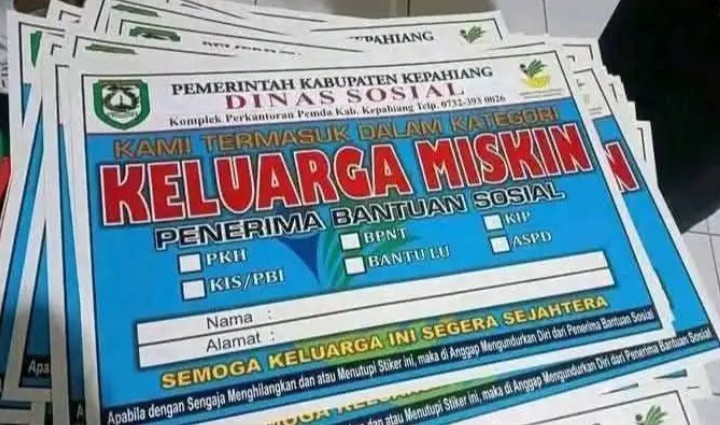Usulan: Pemerintah Diminta Tempelkan Poster “Keluarga Miskin” di Rumah Penerima Bantuan agar Tak Salah Sasaran