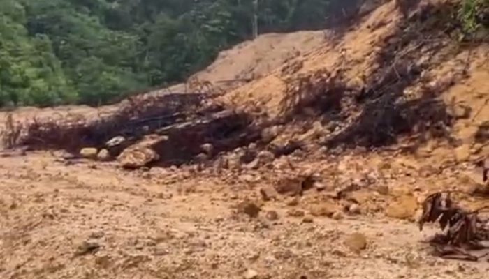 Jalan AR. Surbakti / Jalan Sipan–Sihaporas Amblas: Diduga Ulah Pengerukan Liar, Warga Murka—“Ini Sudah Keterlaluan!”