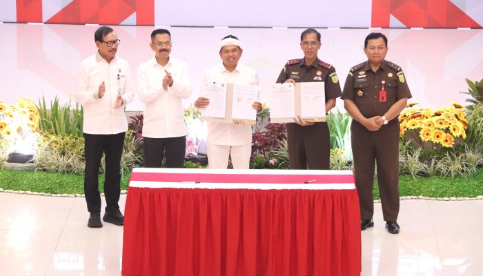Pemprov Jawa Barat Gandeng Kejari Tandatangani Nota Kesepahaman Program Pidana Kerja Sosial