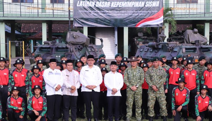 60 Siswa Berjiwa Petarung dari 40 SMP Bekasi Ikuti LDKS di Yonif 202/Tajimalela 
