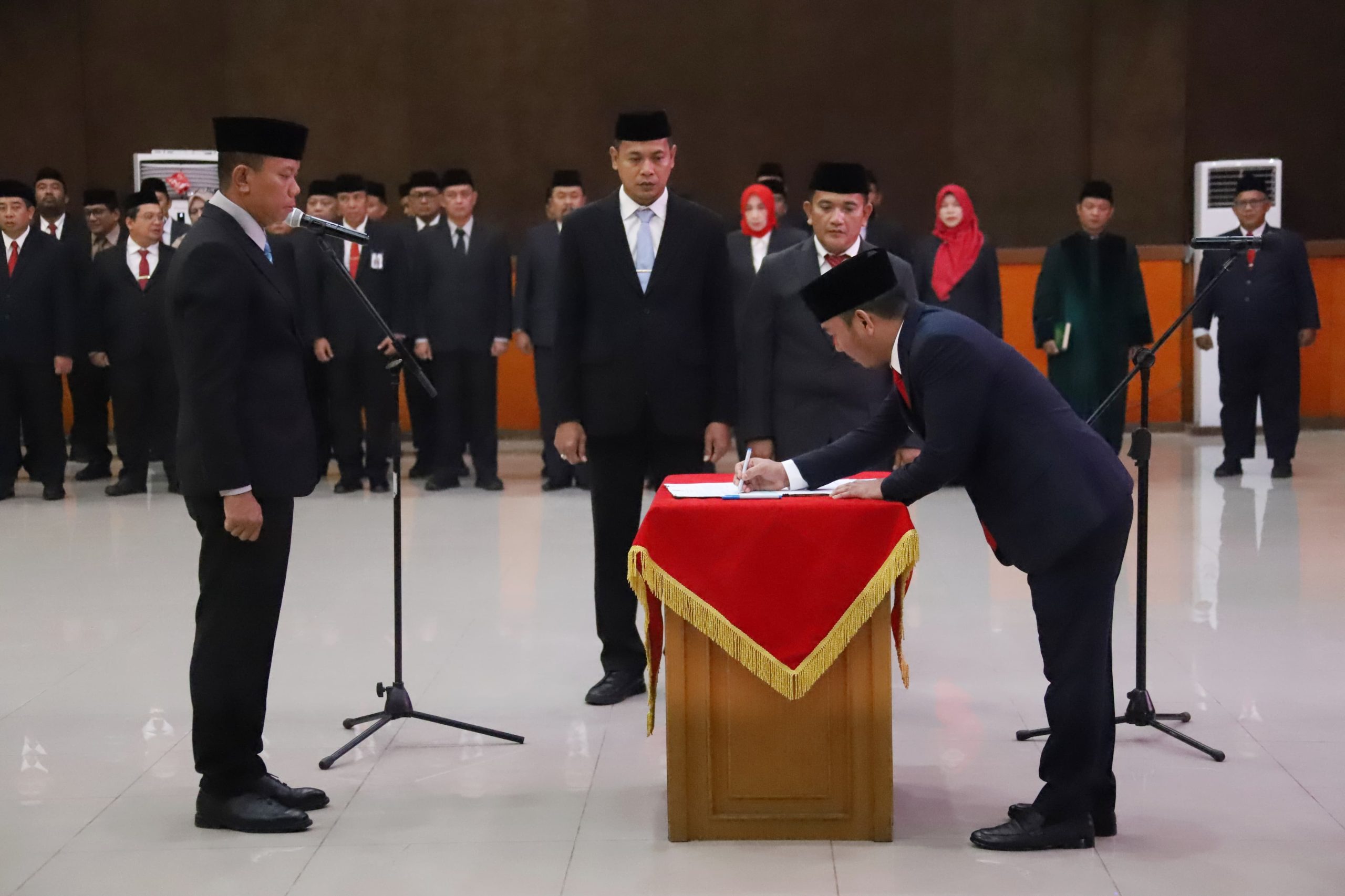 Lantik Sekda Baru, Bupati Bekasi Harapkan Birokrasi Pemerintahan Tambah Gesit
