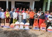 Bupati Bondowoso Tinjau Lokasi Bencana di Desa Pengarang, Serahkan Bantuan untuk 12 KK dan Evaluasi Infrastruktur