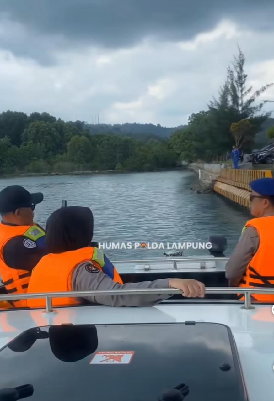 *Ditpolairud Polda Lampung Lakukan Patroli Laut Di Area Pelabuhan Bakauheni *