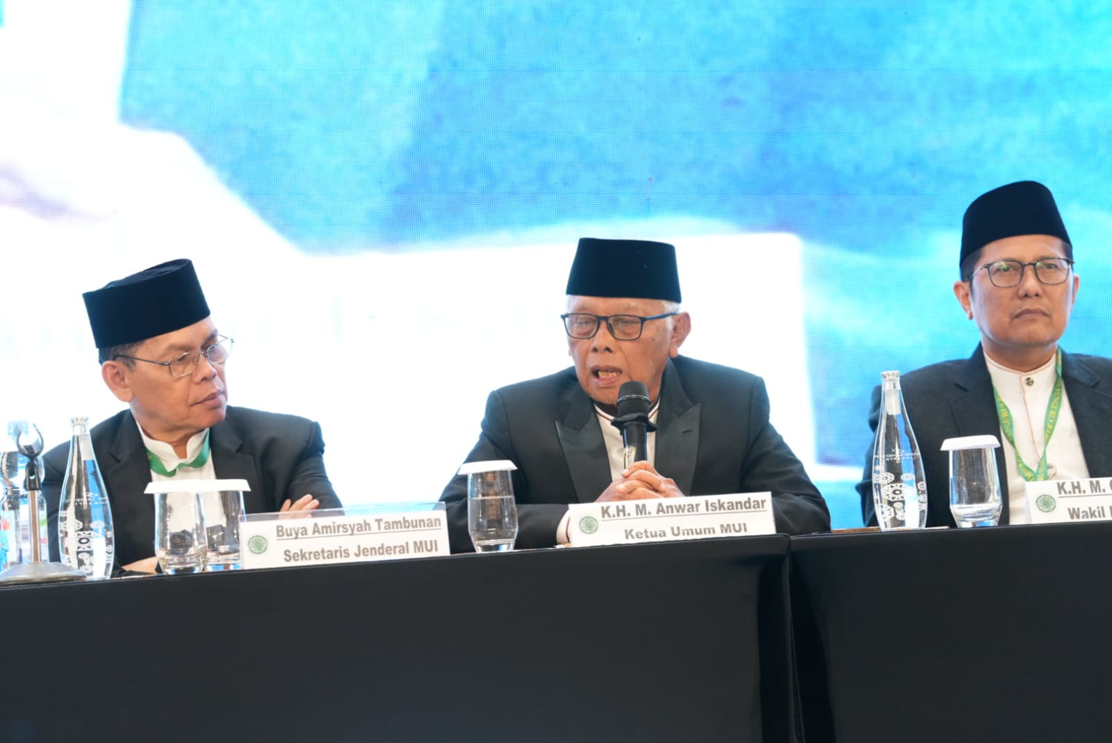 Prihatin Lihat Banyaknya Peristiwa Bencana Alam di Indonesia, MUI Intruksikan Perayaan Tahun Baru 2026 Diisi Doa Bersama