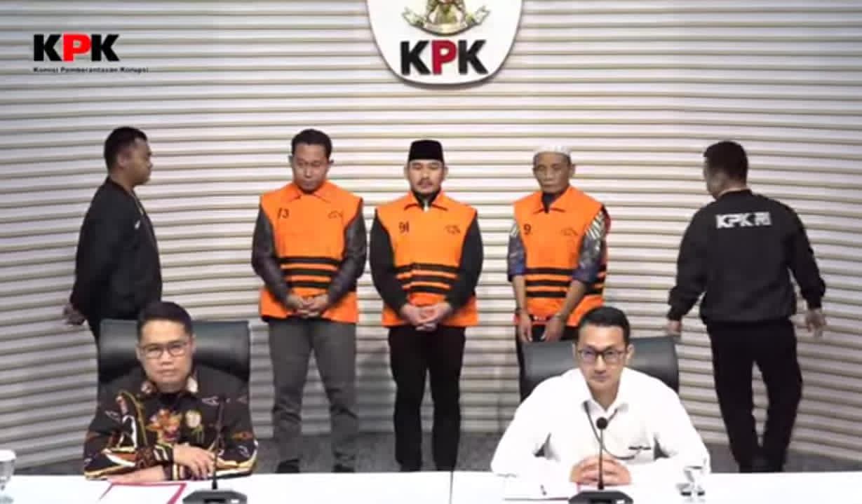 OTT KPK Tetapkan Bupati Bekasi Ade Kuswara Kunang dan Ayahnya Sebagai Tersangka Suap Proyek