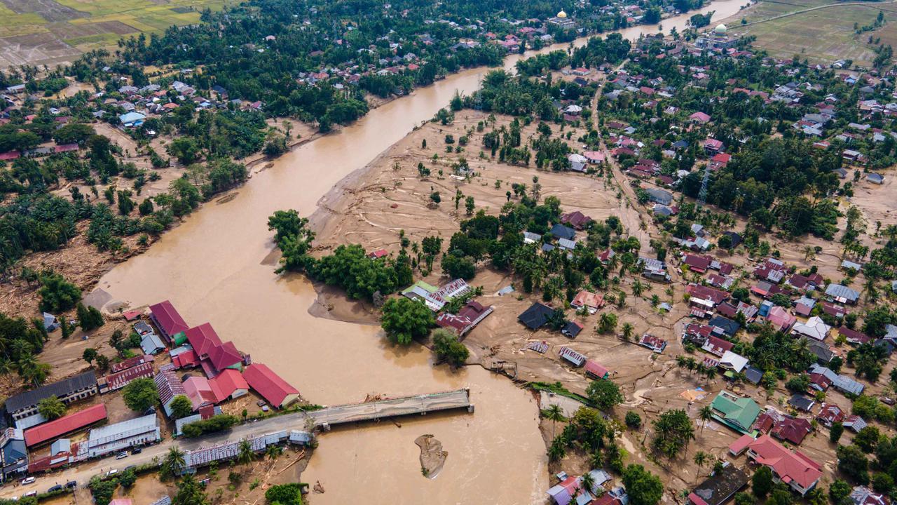 Tata Cara Shalat ketika Tak Menemukan Tempat Layak di Saat Banjir