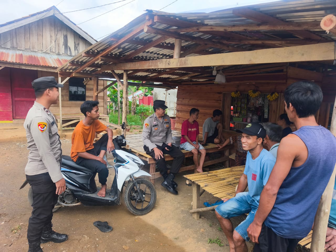 Polisi Menyapa Masyarakat Lewat Program “Bebusik”, Kapolres PALI: “Kami Hadir untuk Mendengar dan Mencari Solusi