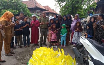Pemerintah Desa Air itam Timur  Salurkan Bantuan Berupa Beras Kepada 50 Anak Yatim-piatu 