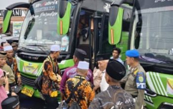 Pemkab PALI Berangkatkan 54 Jamaah Umroh, Haru Iringi Pelepasan di Halaman Masjid Syuhada