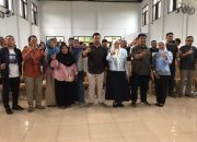 dr. Hj. Ratnawati Serap Aspirasi Warga Jatibarang Baru dan Serahkan Bantuan Secara Simbolis dr. Hj. Ratnawati Serap Aspirasi Warga Jatibarang Baru dan Serahkan Bantuan Secara Simbolis