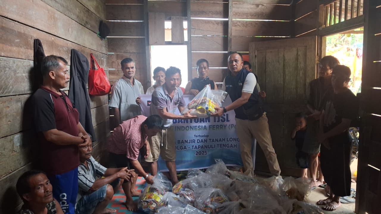 ASDP Danau Toba Salurkan Bantuan Pangan ke Pengungsian Korban Bencana di Sibolga